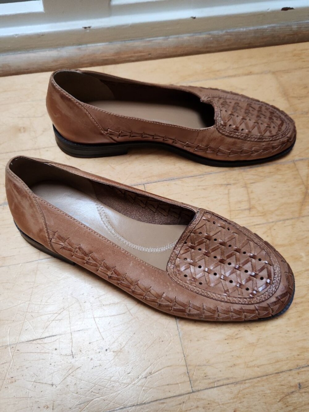Vintage brown leather woven shoes / 8